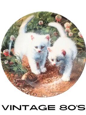 1987 Vintage "A CHANCE MEETING: WHITE AMERICAN SHORTHAIRS" Cat Collector's Plate
